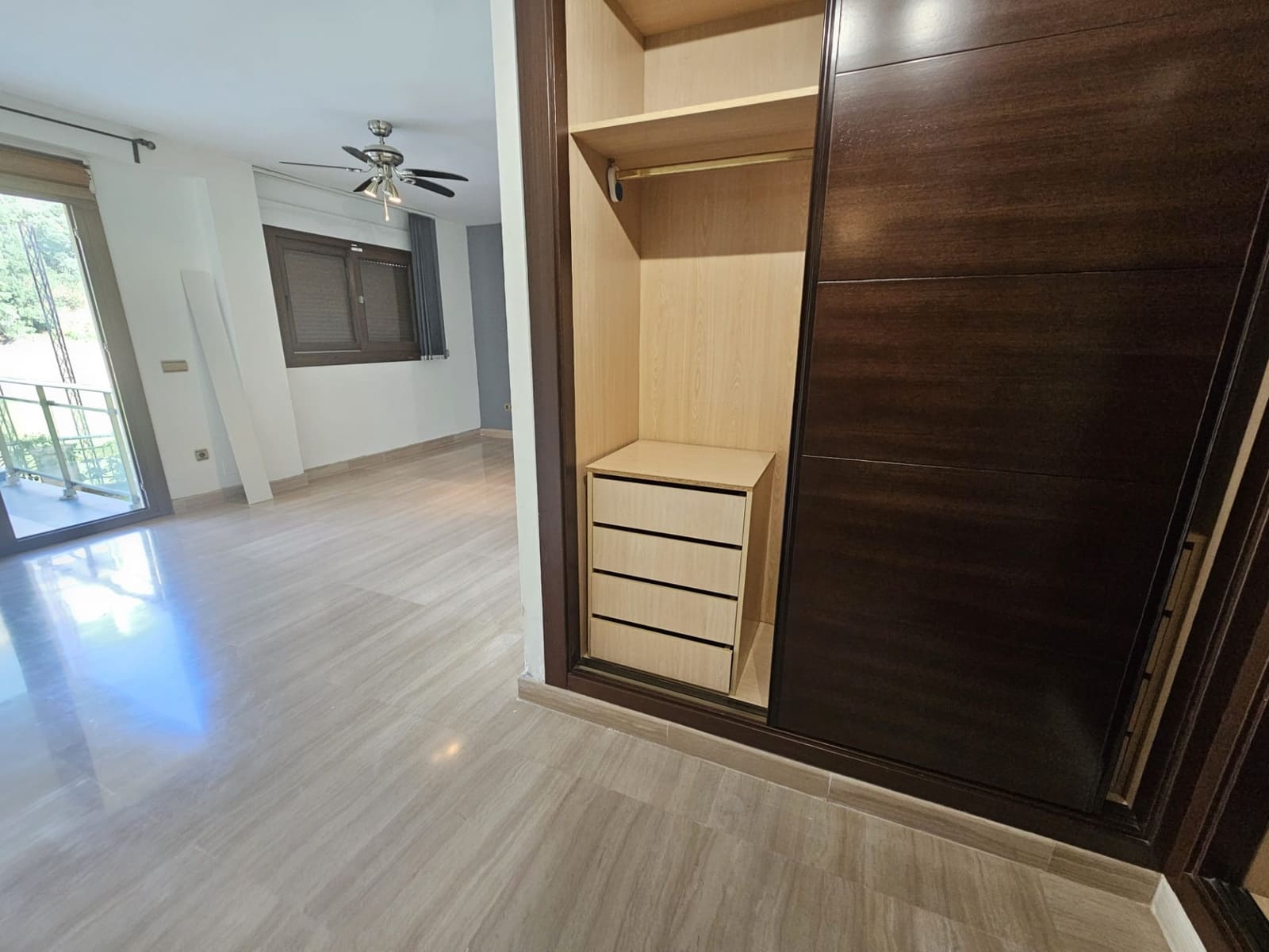 Villa/Maison de 3 chambres à louer à Riviera del Sol avec piscine garage - 3 600 € (Ref: 8920917)