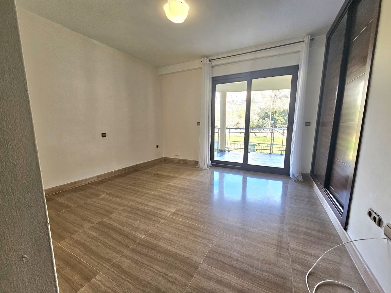 Villa/Maison de 3 chambres à louer à Riviera del Sol avec piscine garage - 3 600 € (Ref: 8920917)