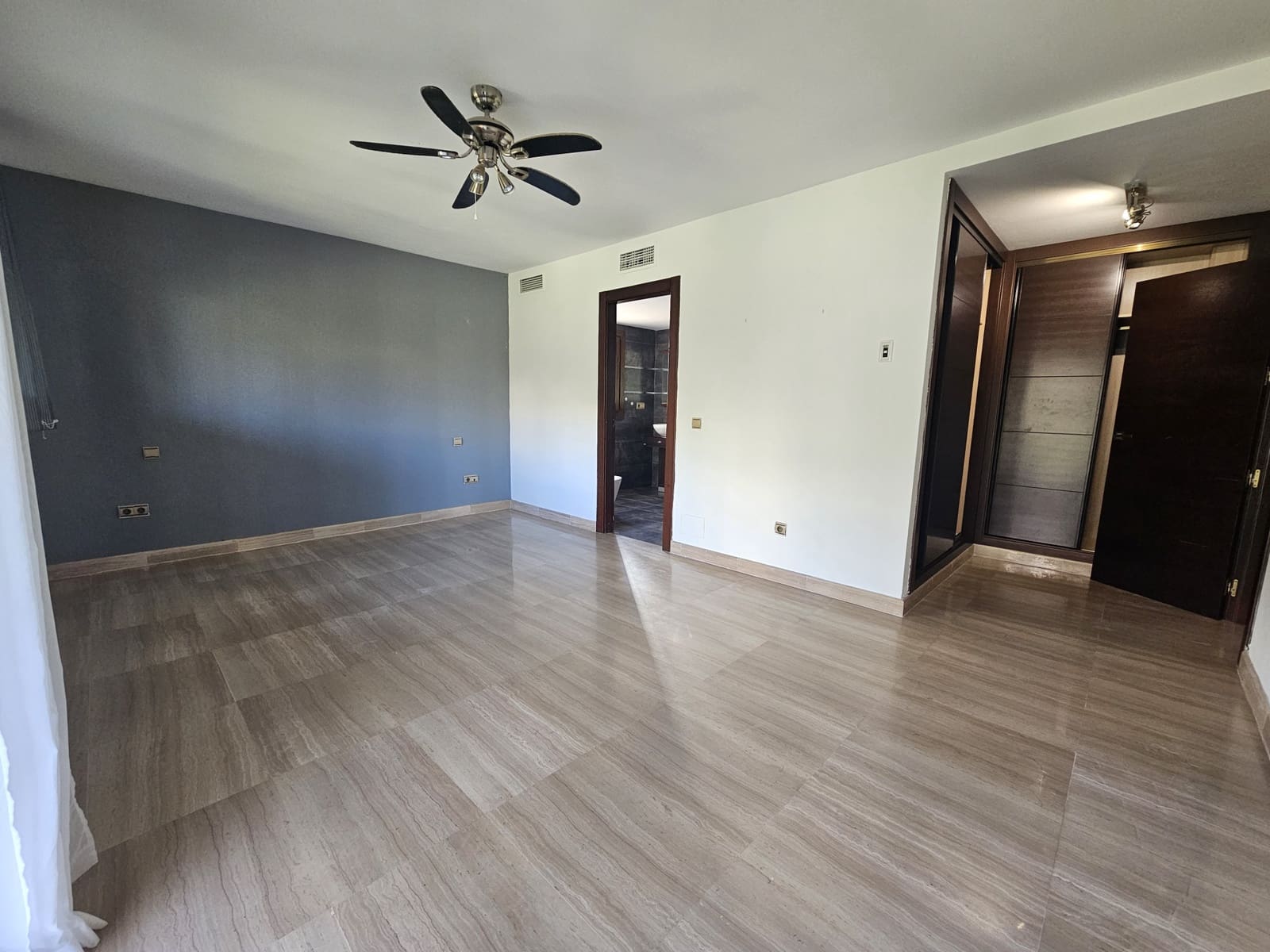 Villa/Maison de 3 chambres à louer à Riviera del Sol avec piscine garage - 3 600 € (Ref: 8920917)