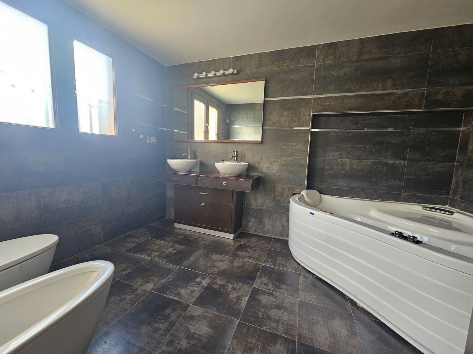Villa/Maison de 3 chambres à louer à Riviera del Sol avec piscine garage - 3 600 € (Ref: 8920917)