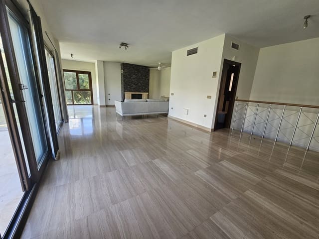 Villa/Maison de 3 chambres à louer à Riviera del Sol, Mijas avec piscine garage - 3 600 € (Ref: 8920917)