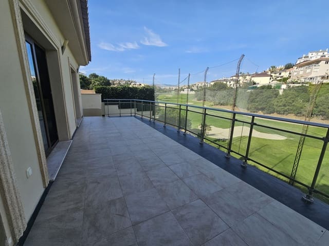 Villa/Maison de 3 chambres à louer à Riviera del Sol, Mijas avec piscine garage - 3 600 € (Ref: 8920917)