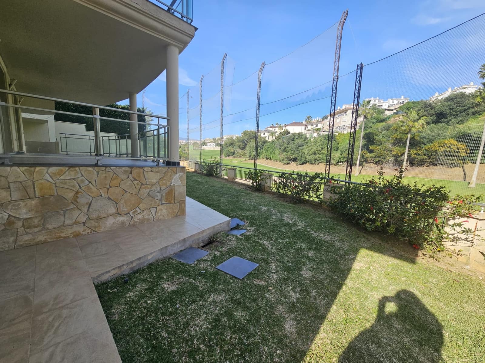 Villa/Maison de 3 chambres à louer à Riviera del Sol avec piscine garage - 3 600 € (Ref: 8920917)