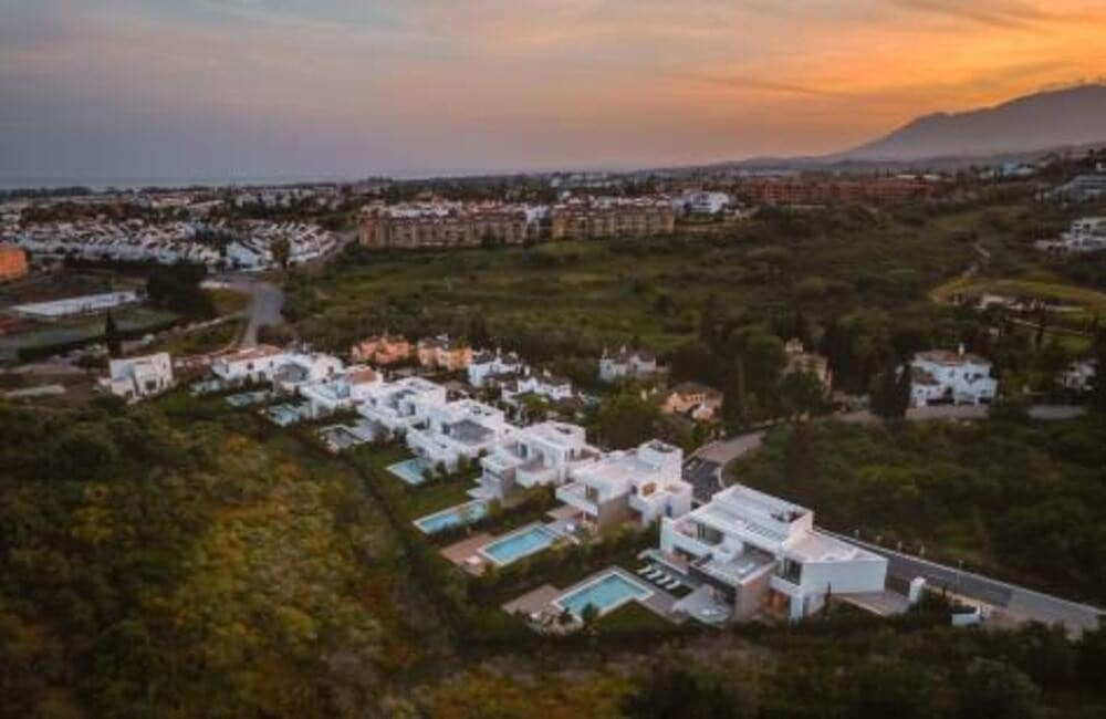 5 Zimmer Villa zu verkaufen in El Paraiso mit Pool Garage - 2.485.000 € (Ref: 8923403)