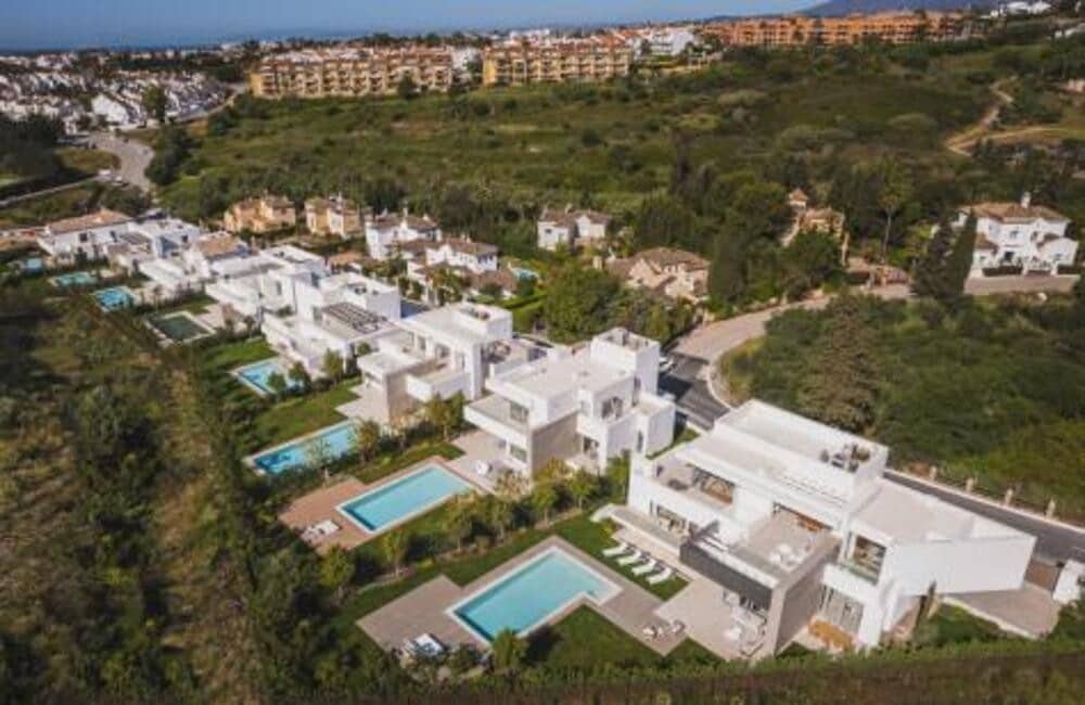 5 Zimmer Villa zu verkaufen in El Paraiso mit Pool Garage - 2.485.000 € (Ref: 8923403)
