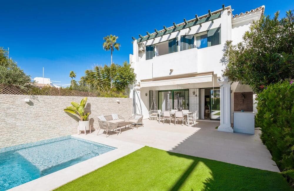3 soveværelse Byhus til salg i San Pedro de Alcantara med swimmingpool garage - € 1.499.990 (Ref: 8923404)