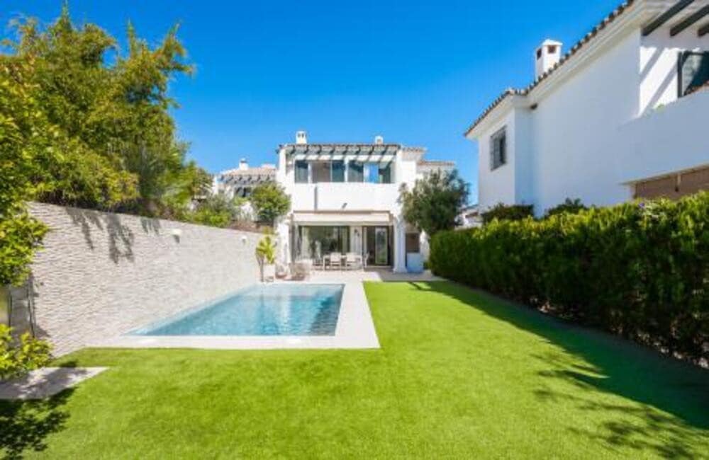 3 soveværelse Byhus til salg i San Pedro de Alcantara med swimmingpool garage - € 1.499.990 (Ref: 8923404)