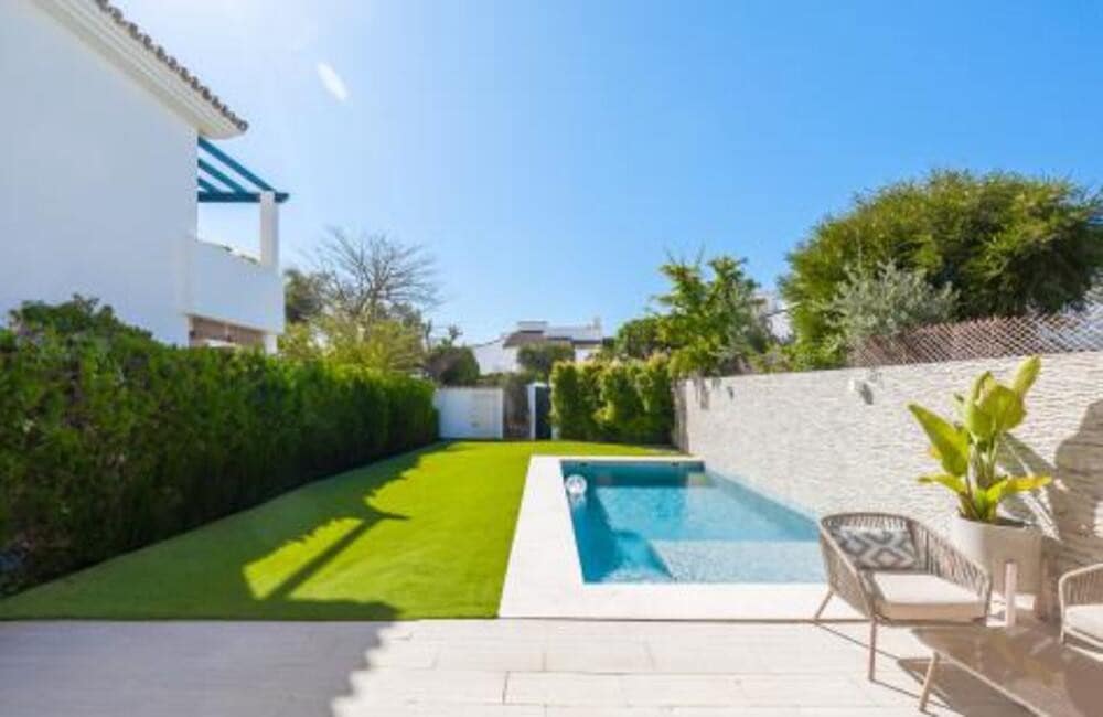 3 soveværelse Byhus til salg i San Pedro de Alcantara med swimmingpool garage - € 1.499.990 (Ref: 8923404)