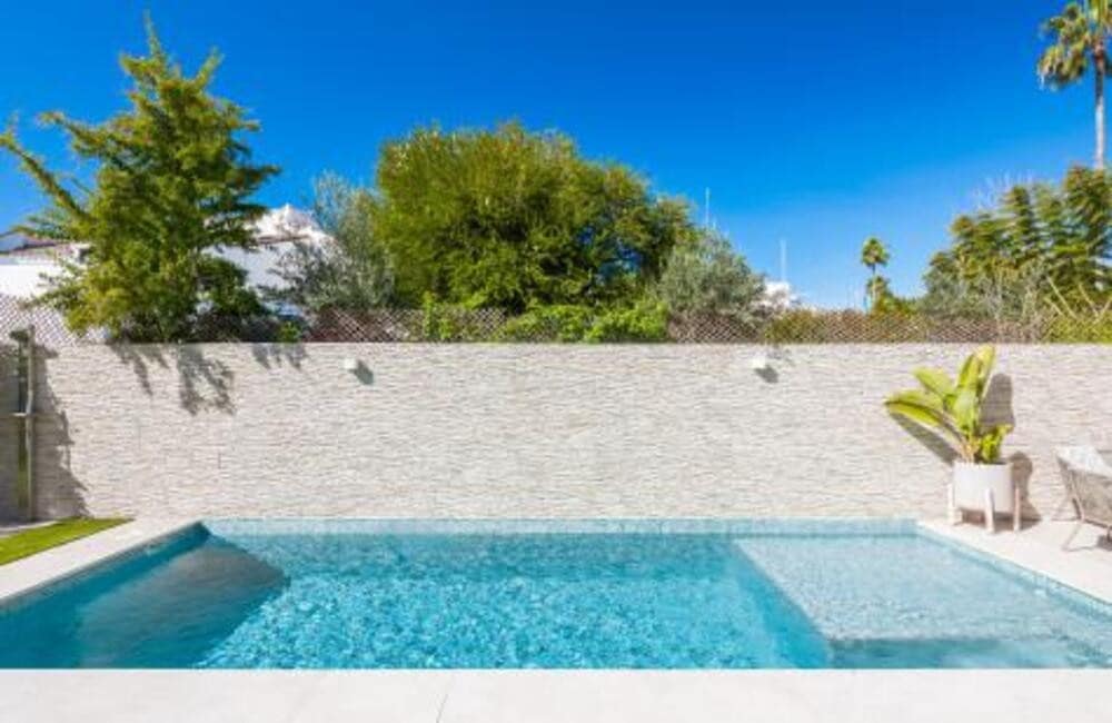 3 soveværelse Byhus til salg i San Pedro de Alcantara med swimmingpool garage - € 1.499.990 (Ref: 8923404)