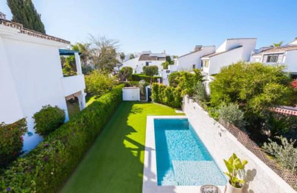 3 soveværelse Byhus til salg i San Pedro de Alcantara med swimmingpool garage - € 1.499.990 (Ref: 8923404)