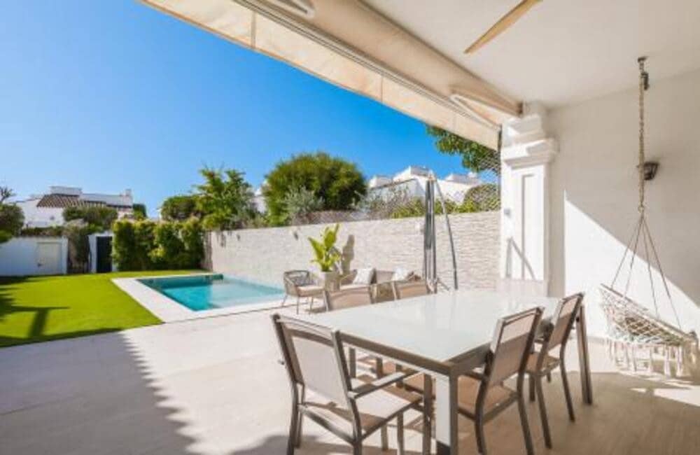 3 soveværelse Byhus til salg i San Pedro de Alcantara med swimmingpool garage - € 1.499.990 (Ref: 8923404)