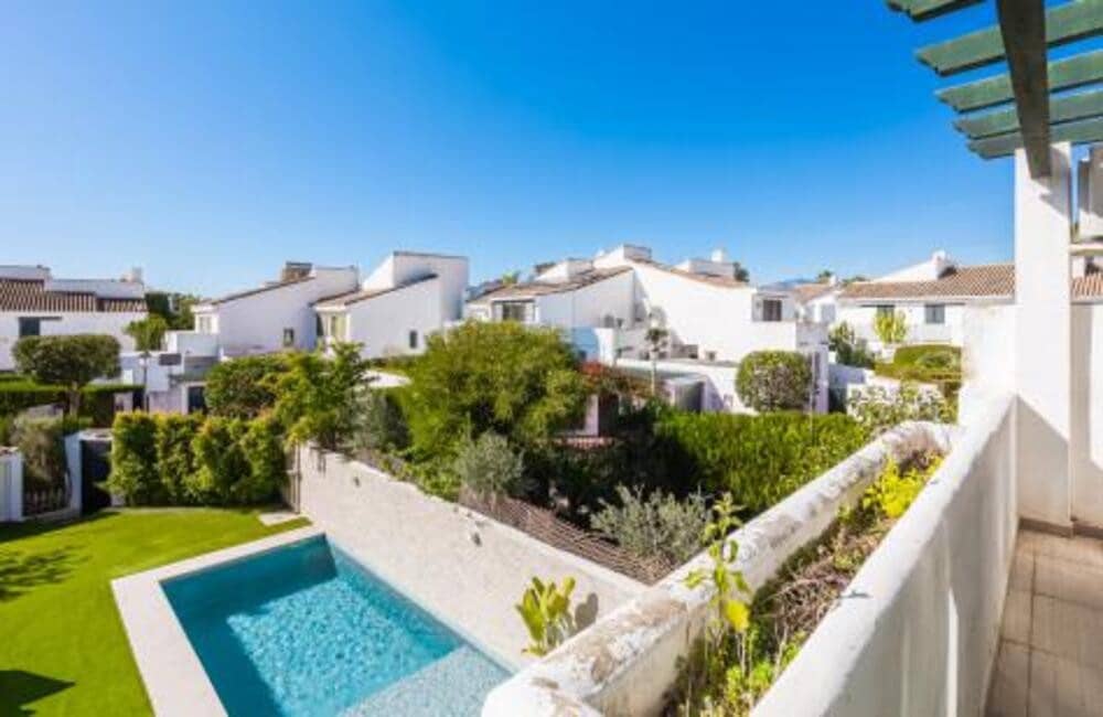 3 soveværelse Byhus til salg i San Pedro de Alcantara med swimmingpool garage - € 1.499.990 (Ref: 8923404)