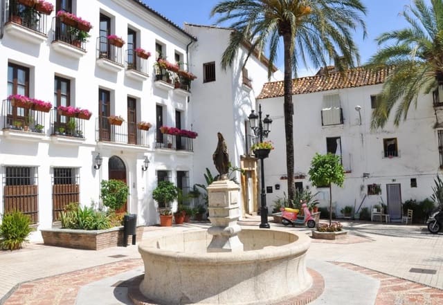 3 soveværelse Byhus til salg i Casco Antiguo, Marbella med garage - € 1.400.000 (Ref: 8928332)