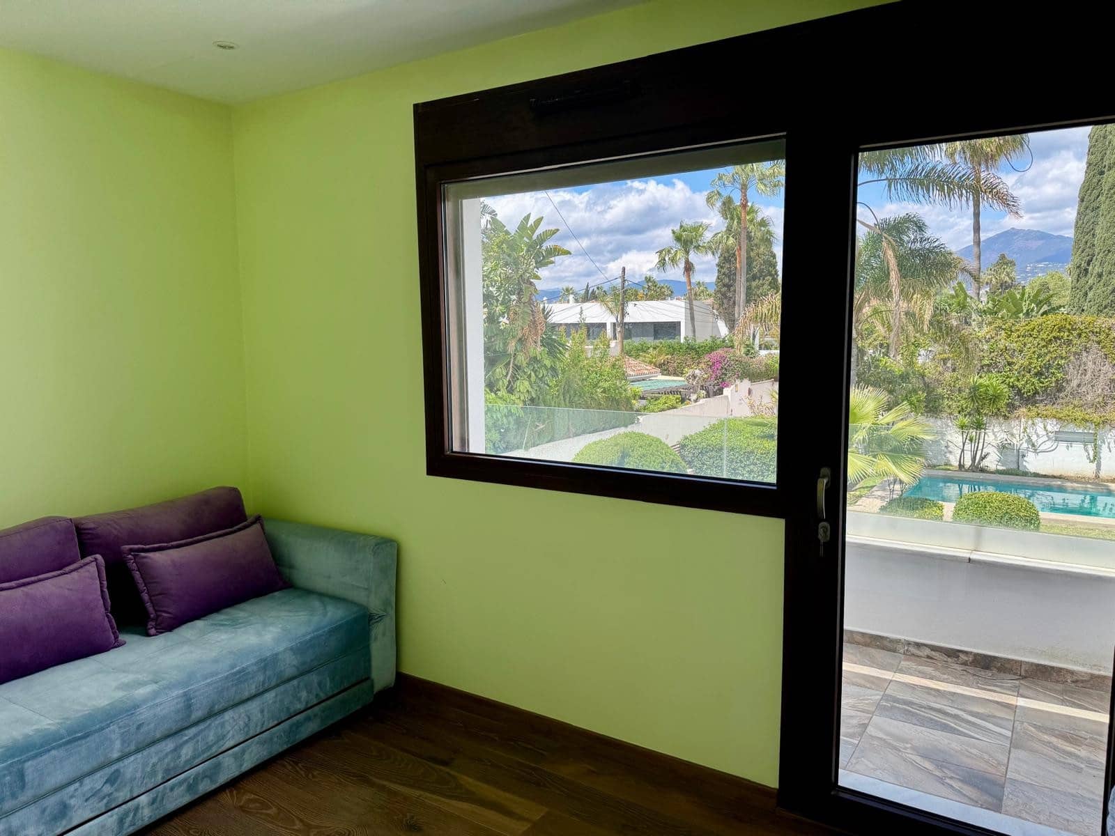 6 slaapkamer Villa voor vakantieverhuur in San Pedro de Alcantara met zwembad garage - € 10.000 (Ref: 8931790)