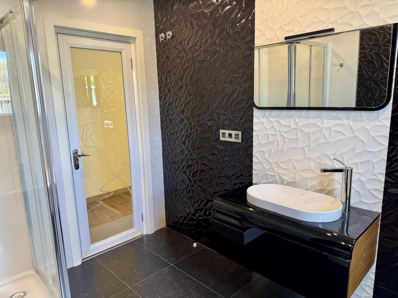 6 slaapkamer Villa voor vakantieverhuur in San Pedro de Alcantara met zwembad garage - € 10.000 (Ref: 8931790)