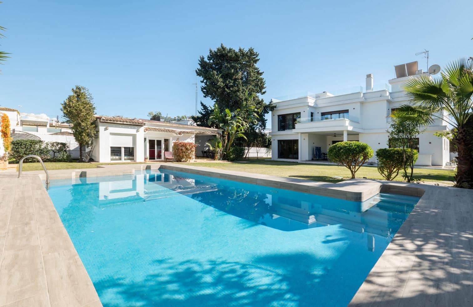 6 slaapkamer Villa voor vakantieverhuur in San Pedro de Alcantara met zwembad garage - € 10.000 (Ref: 8931790)
