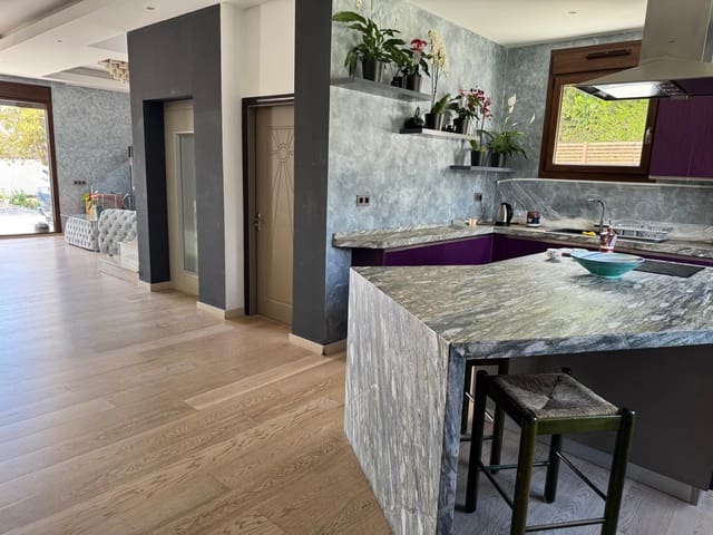 Chalet de 6 habitaciones en Nueva Alcántara, Marbella en alquiler vacacional con piscina garaje - 10.000 € (Ref: 8931790)