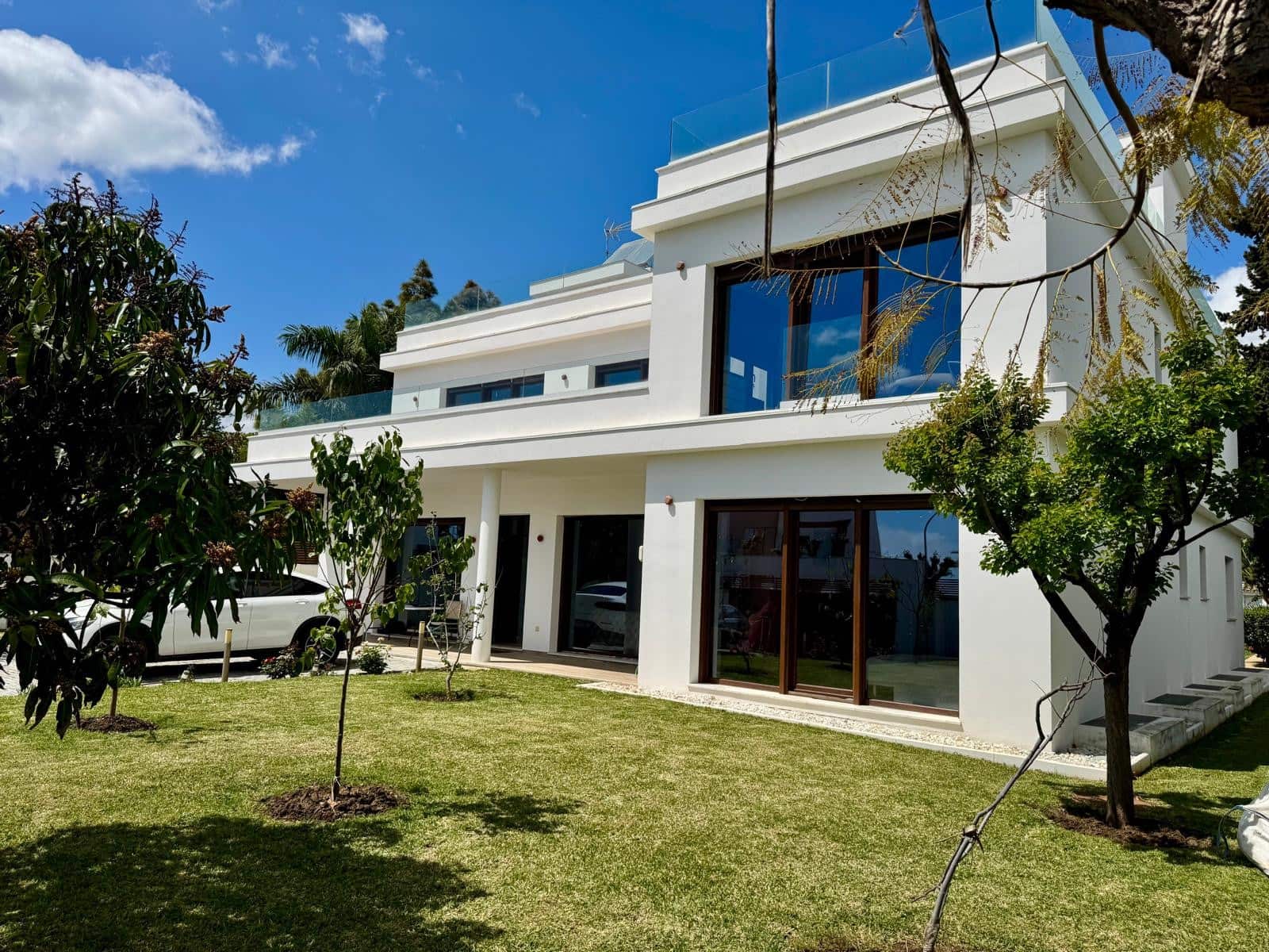 6 makuuhuone Huvila vuokrattavana paikassa San Pedro de Alcantara mukana uima-altaan 
autotalli - 20 000 € (Ref: 8934773)