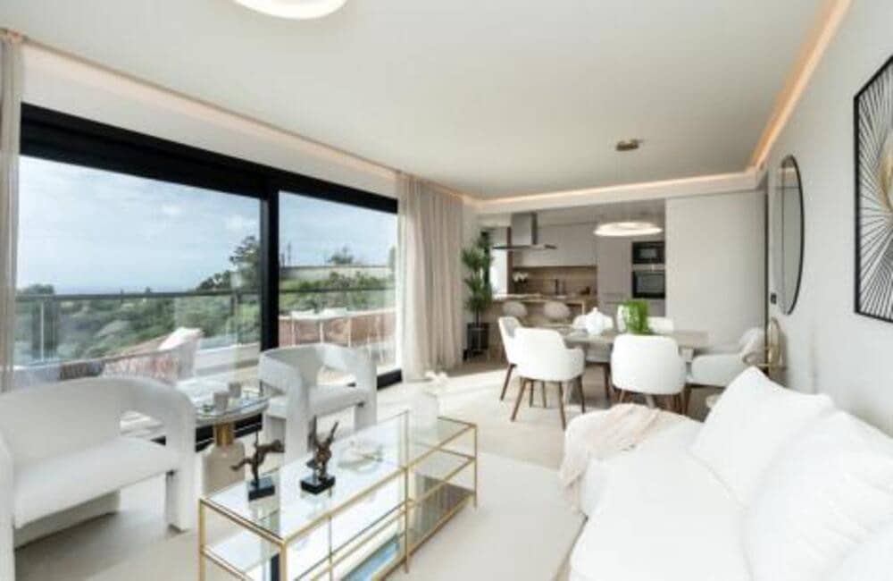 3 sypialnia Penthouse na sprzedaż w Marbella z basenem garażem - 1 015 000 € (Ref: 8936505)