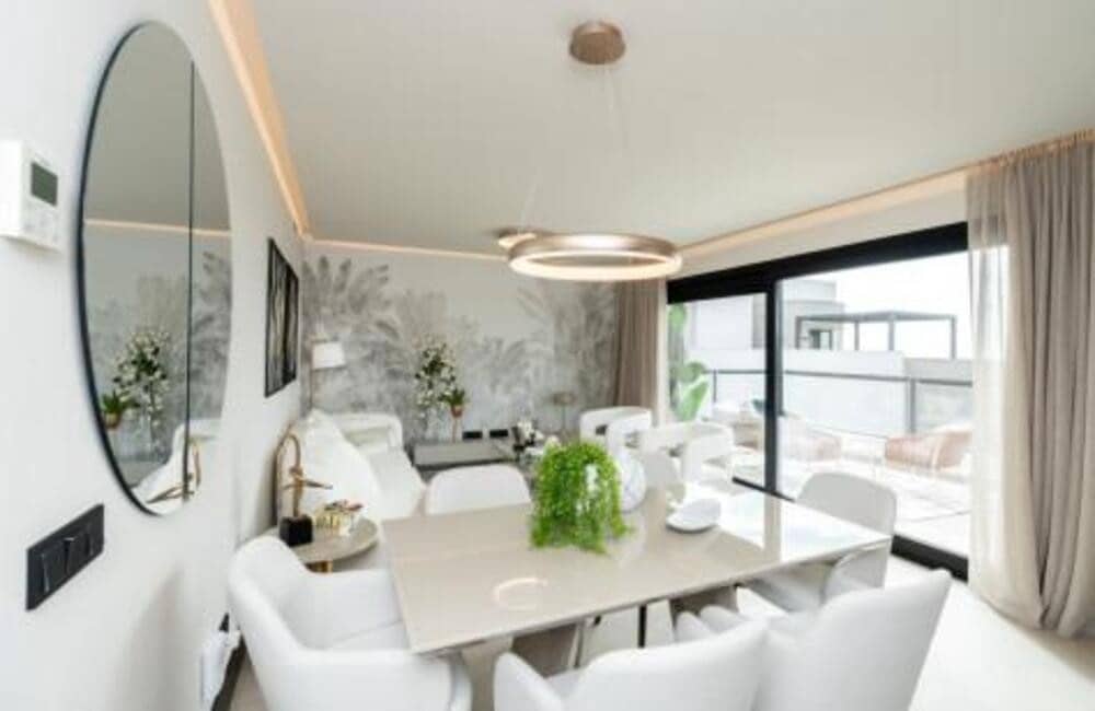 3 sypialnia Penthouse na sprzedaż w Marbella z basenem garażem - 1 015 000 € (Ref: 8936505)