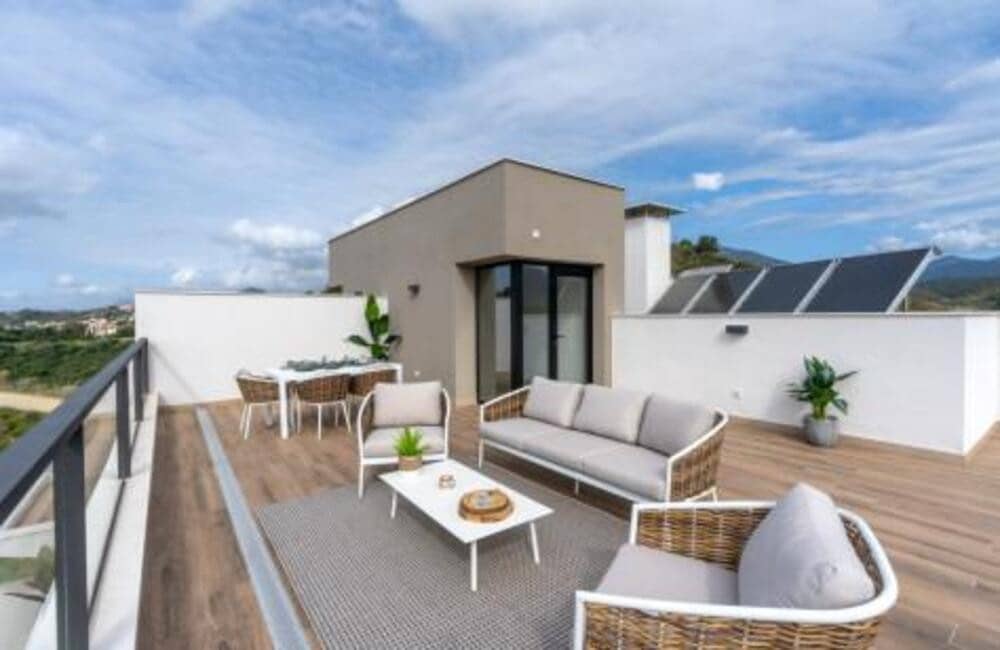 3 sypialnia Penthouse na sprzedaż w Marbella z basenem garażem - 1 015 000 € (Ref: 8936505)