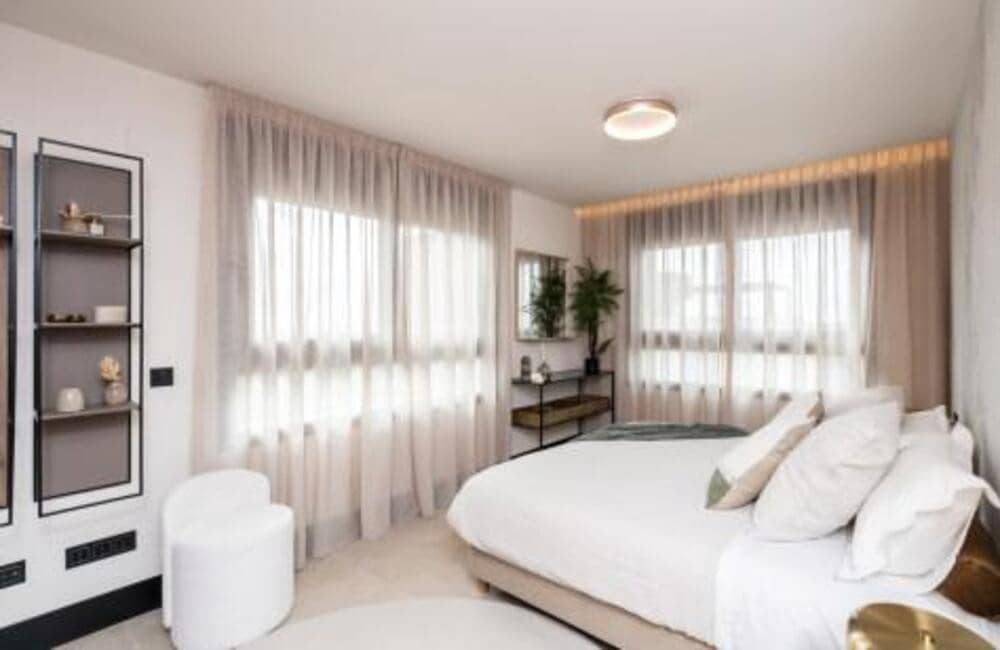 3 sypialnia Penthouse na sprzedaż w Marbella z basenem garażem - 1 015 000 € (Ref: 8936505)