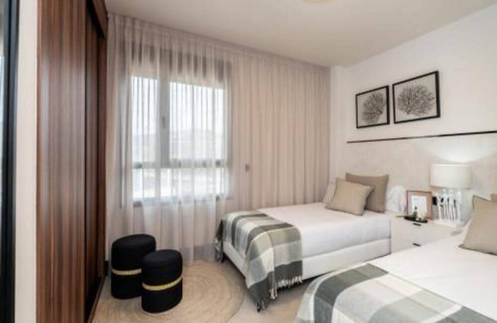 3 sypialnia Penthouse na sprzedaż w Marbella z basenem garażem - 1 015 000 € (Ref: 8936505)