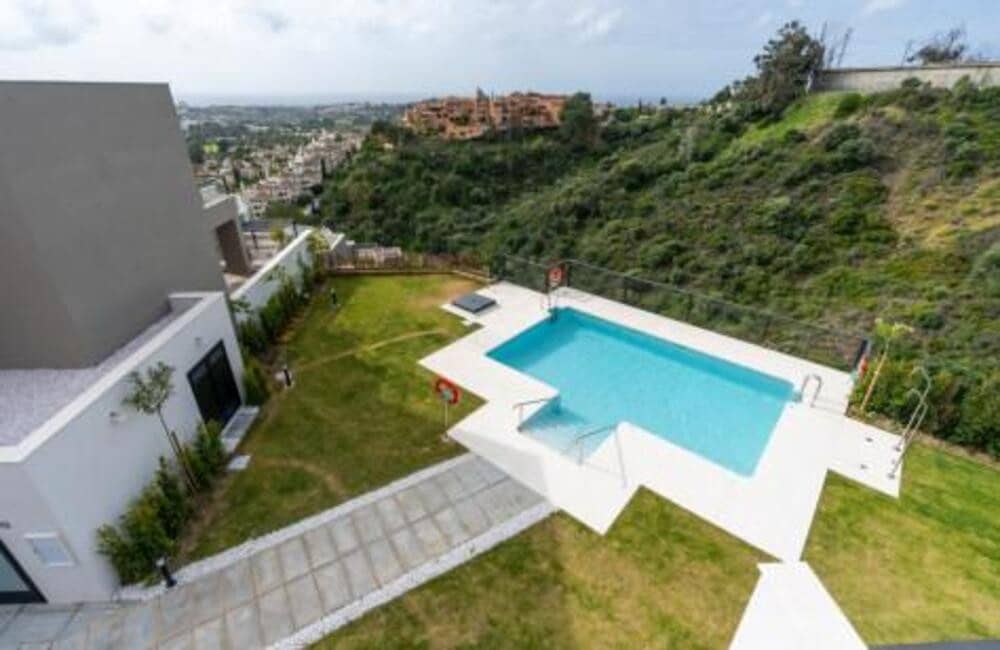3 soveværelse Penthouse til salg i Marbella med swimmingpool garage - € 1.015.000 (Ref: 8936505)