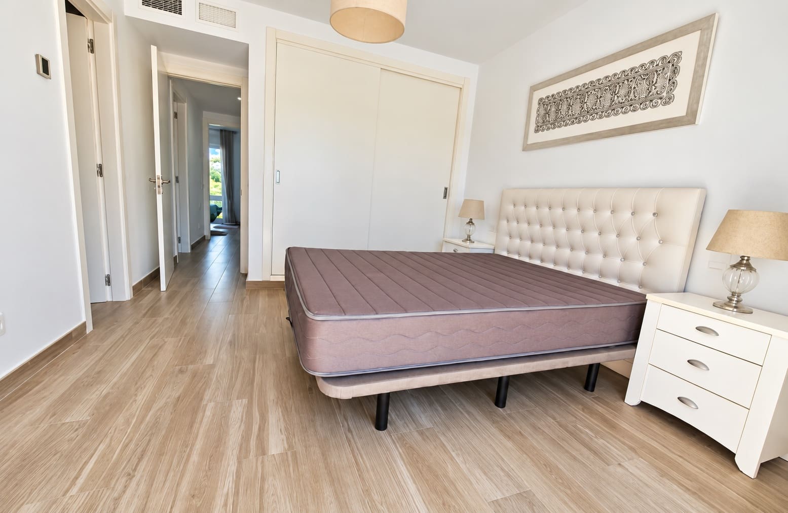 Villa/Maison Semi-Mitoyenne de 4 chambres à louer à Benahavis avec piscine garage - 4 300 € (Ref: 8938351)
