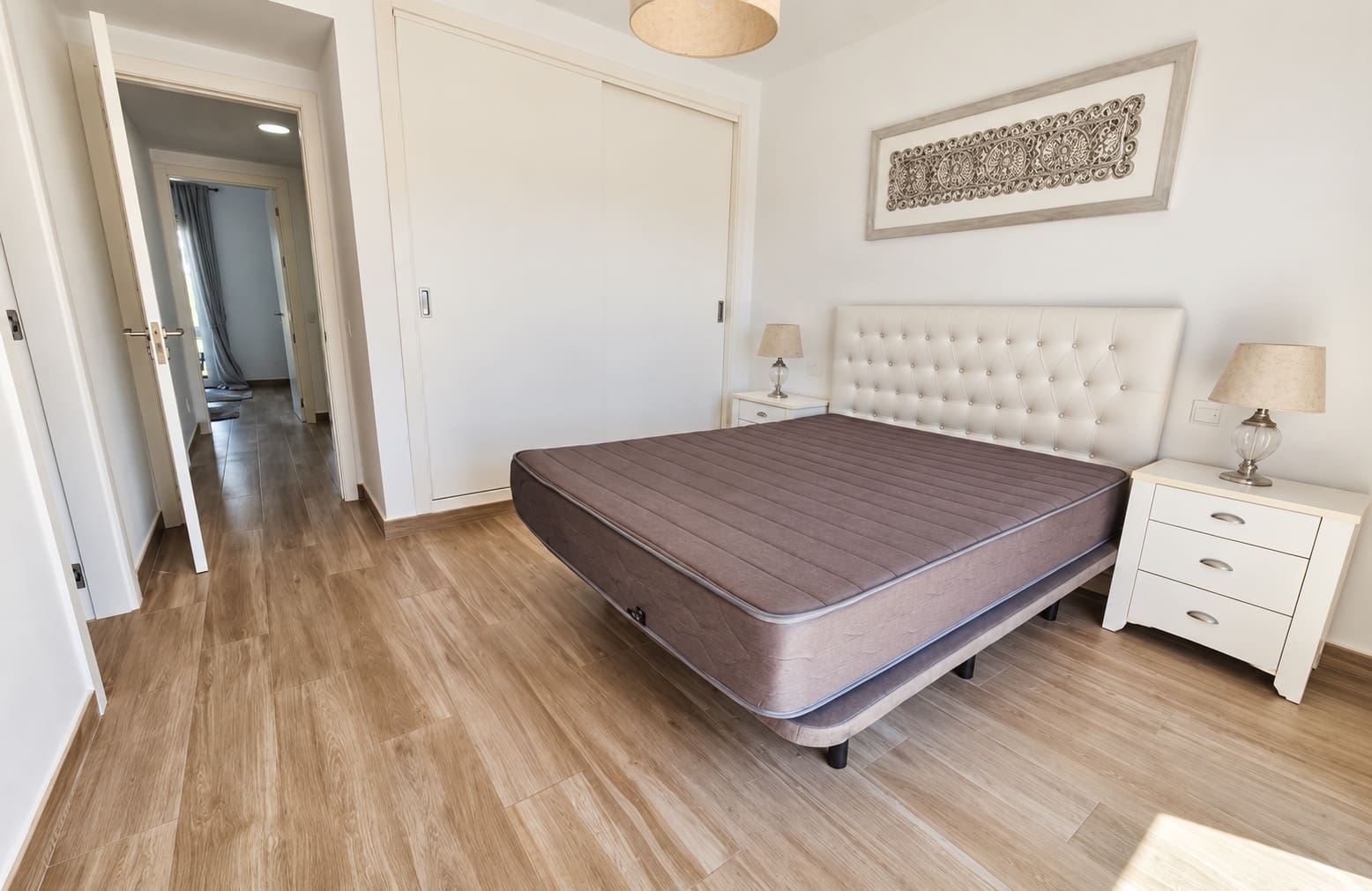 Villa/Maison Semi-Mitoyenne de 4 chambres à louer à Benahavis avec piscine garage - 4 300 € (Ref: 8938351)
