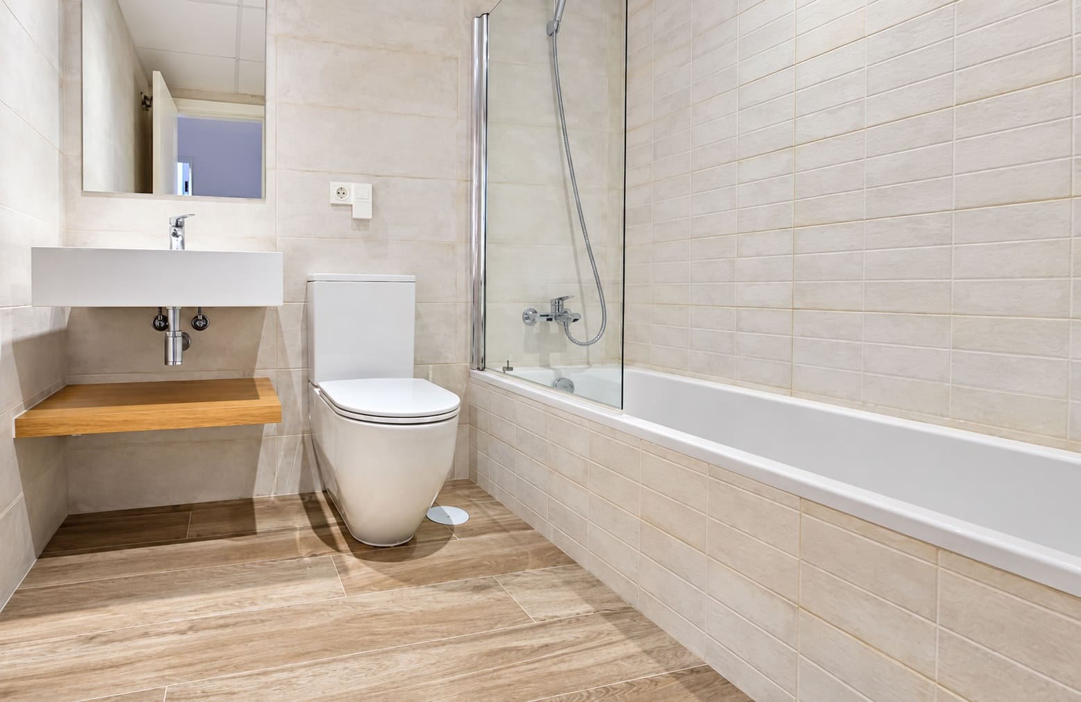 Villa/Maison Semi-Mitoyenne de 4 chambres à louer à Benahavis avec piscine garage - 4 300 € (Ref: 8938351)