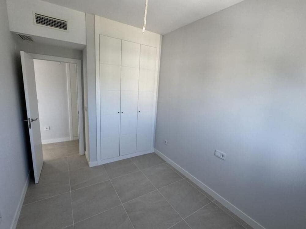 3 bedroom Penthouse for rent in New Golden Mile with pool garage - € 3,000 (Ref: 8938352)