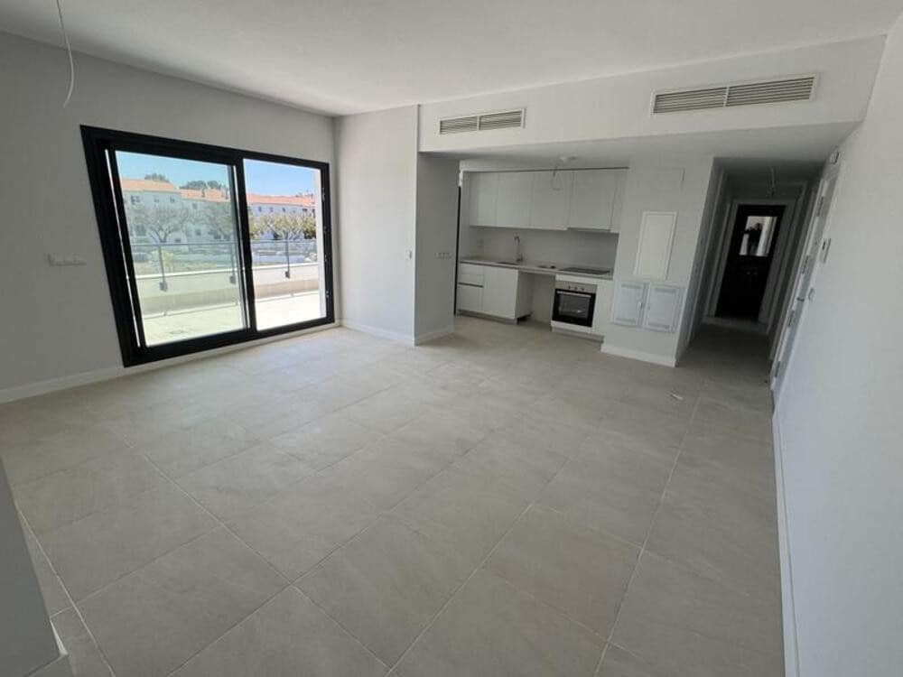3 bedroom Penthouse for rent in New Golden Mile with pool garage - € 3,000 (Ref: 8938352)