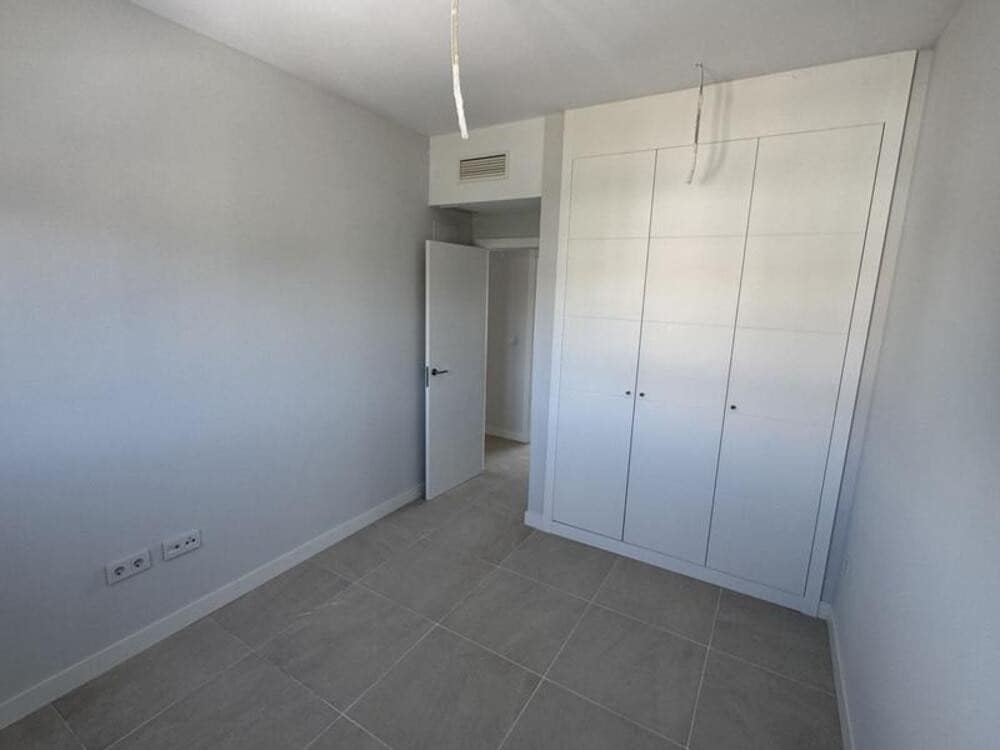 3 bedroom Penthouse for rent in New Golden Mile with pool garage - € 3,000 (Ref: 8938352)