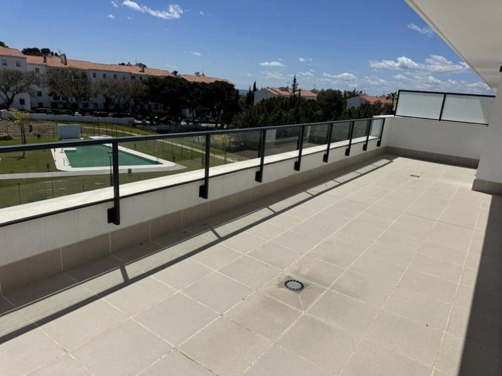 3 bedroom Penthouse for rent in New Golden Mile with pool garage - € 3,000 (Ref: 8938352)