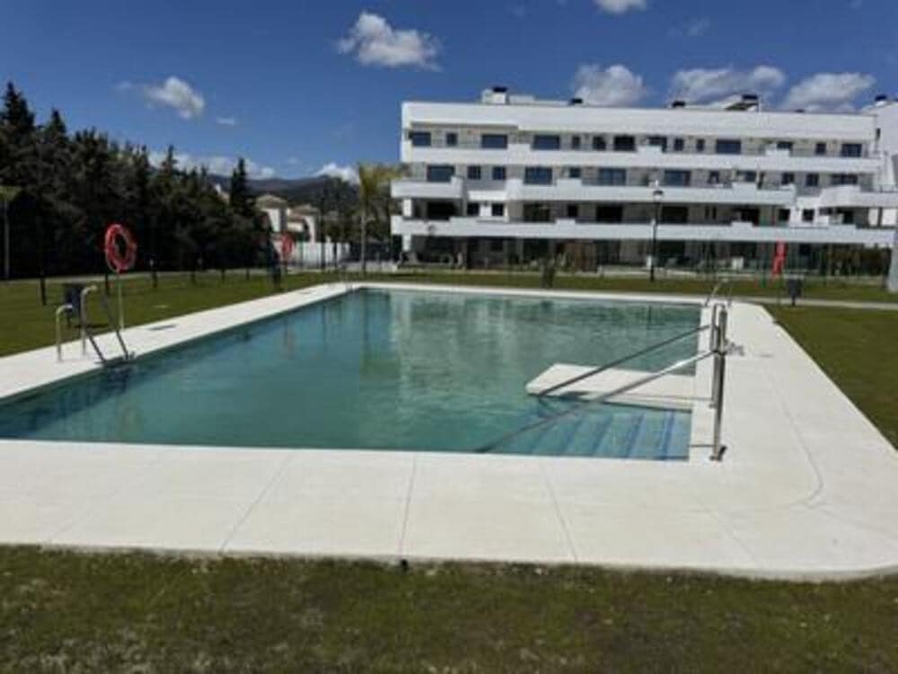 3 bedroom Penthouse for rent in New Golden Mile with pool garage - € 3,000 (Ref: 8938352)