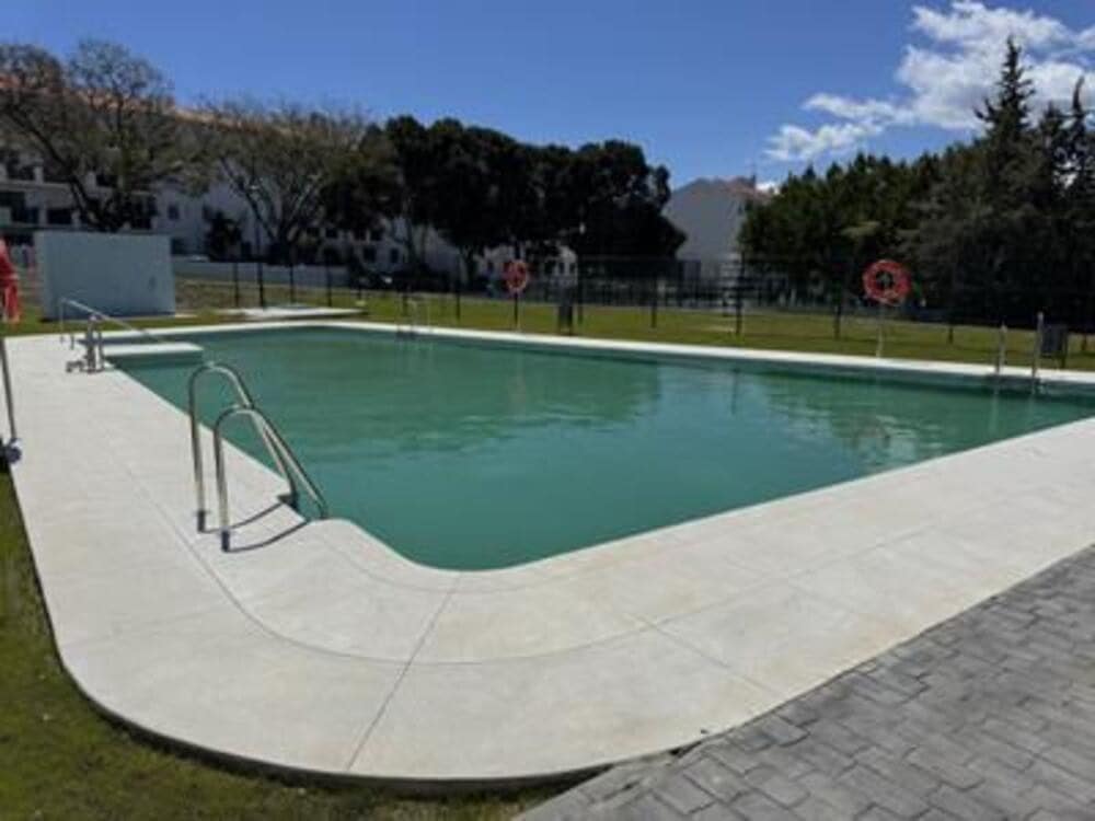 3 bedroom Penthouse for rent in New Golden Mile with pool garage - € 3,000 (Ref: 8938352)