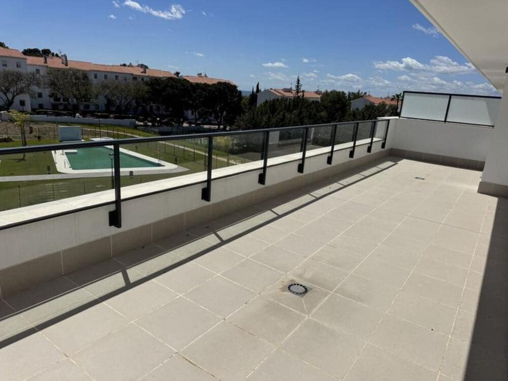 3 bedroom Penthouse for rent in New Golden Mile with pool garage - € 3,000 (Ref: 8938352)