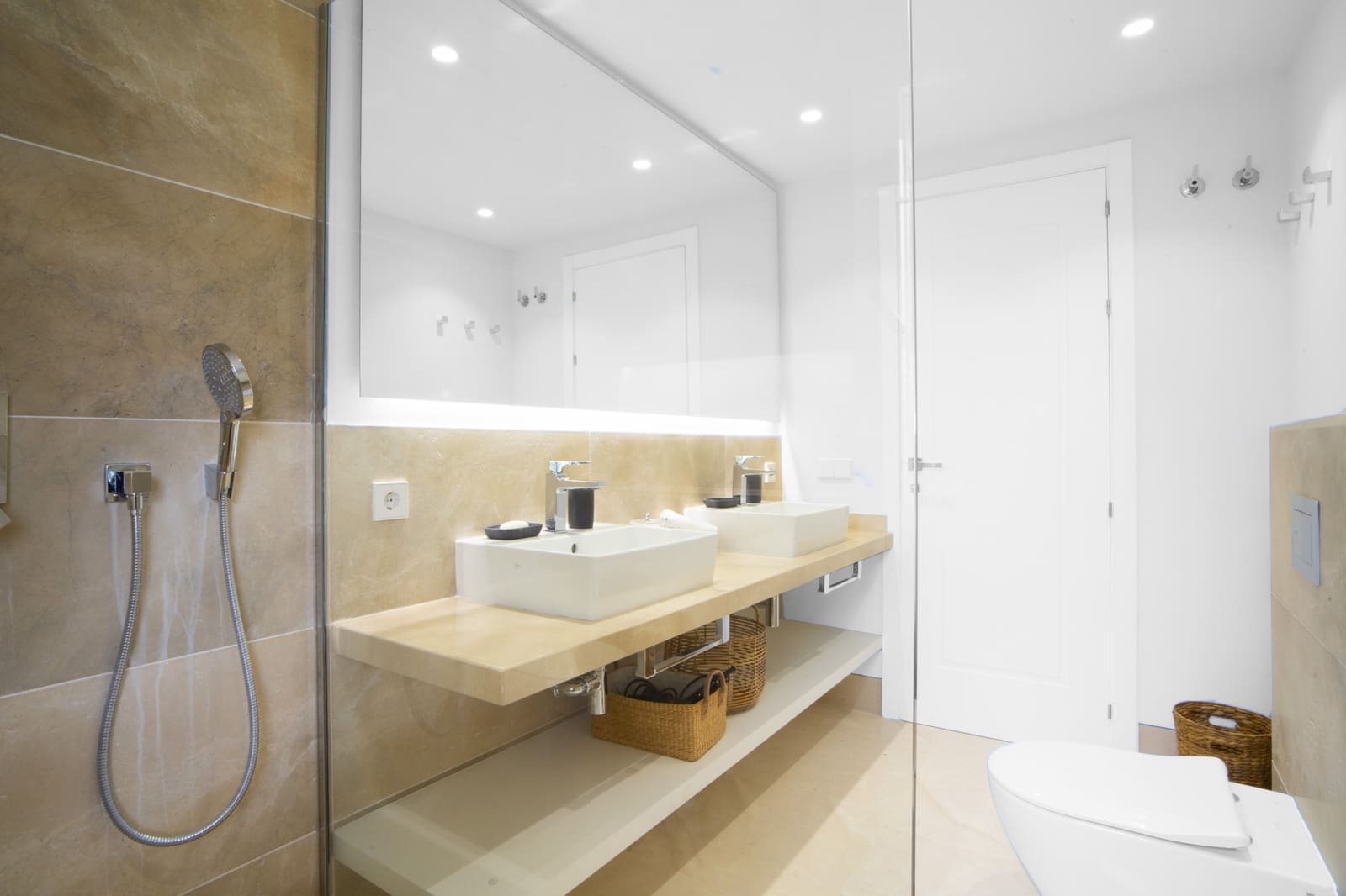 4 soverom Kjedet enebolig til salgs i Marbella med svømmebasseng garasje - € 2 600 000 (Ref: 8942563)