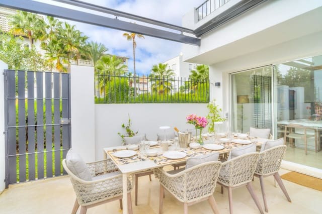 4 soveværelse Semi-Rækkehus til salg i Lomas De Marbella, Marbella med swimmingpool garage - € 2.600.000 (Ref: 8942563)