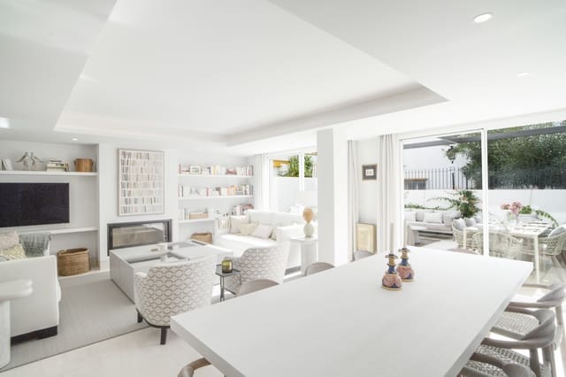 4 soveværelse Semi-Rækkehus til salg i Lomas De Marbella, Marbella med swimmingpool garage - € 2.600.000 (Ref: 8942563)