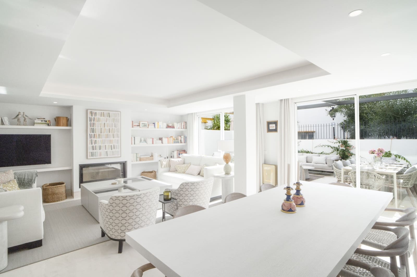 4 bedroom Semi-detached Villa for sale in Marbella with pool garage - € 2,600,000 (Ref: 8942563)