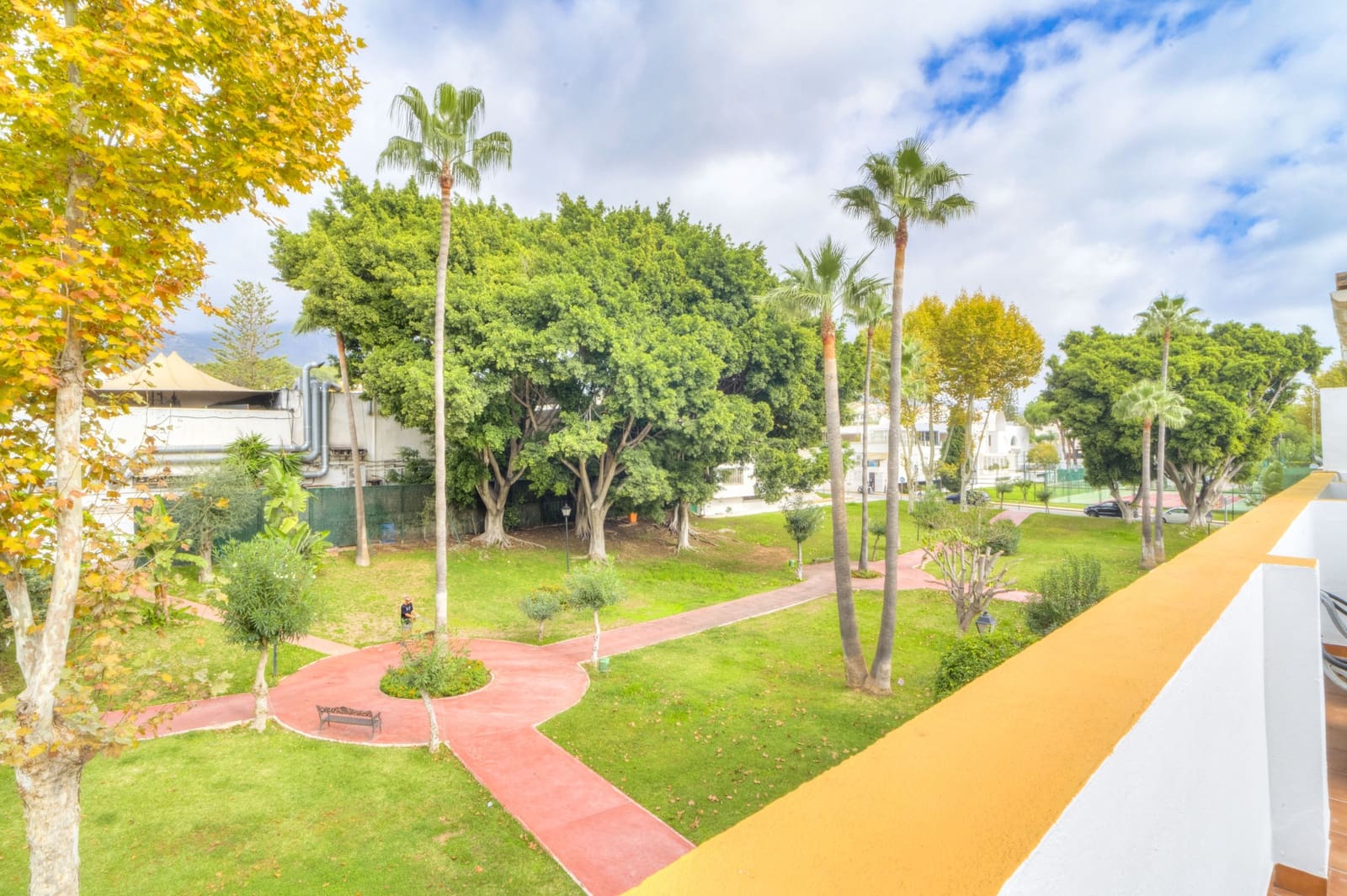 4 bedroom Semi-detached Villa for sale in Marbella with pool garage - € 2,600,000 (Ref: 8942563)