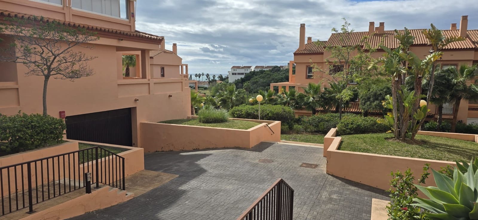 3 soveværelse Penthouse til salg i El Faro med swimmingpool garage - € 385.000 (Ref: 8945866)