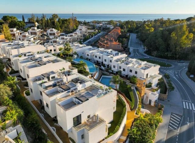 4 camera da letto Villetta Bifamiliare da affittare in Lomas De Marbella, Marbella con piscina garage - 6.000 € (Rif: 8948450)