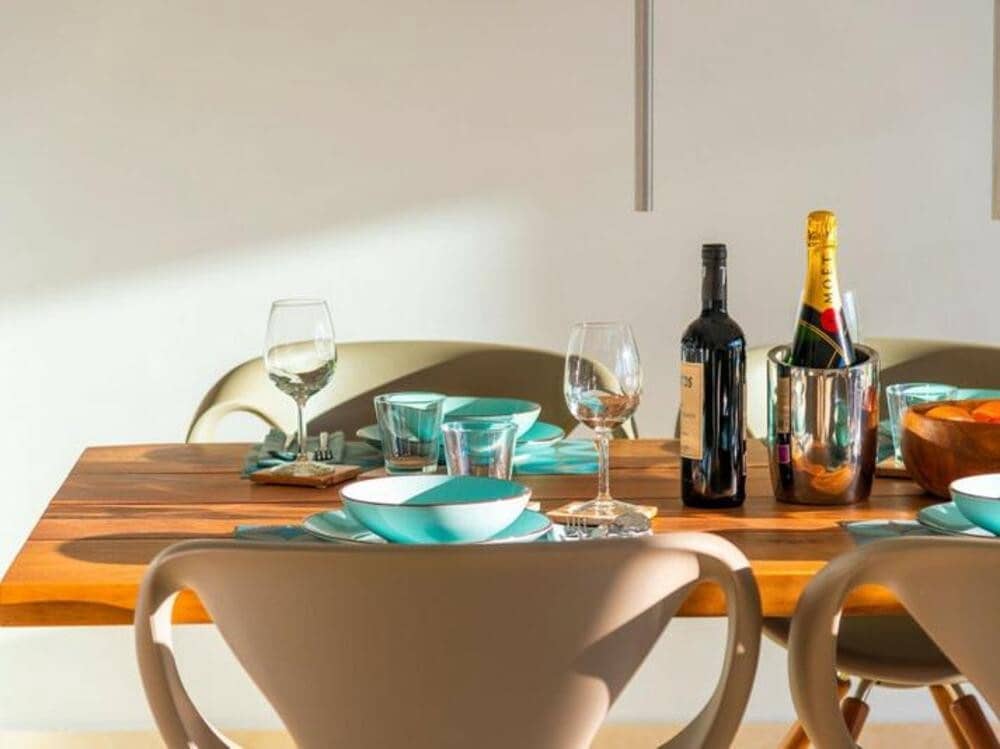 4 soveværelse Semi-Rækkehus til leje i Marbella med swimmingpool garage - € 6.000 (Ref: 8948450)