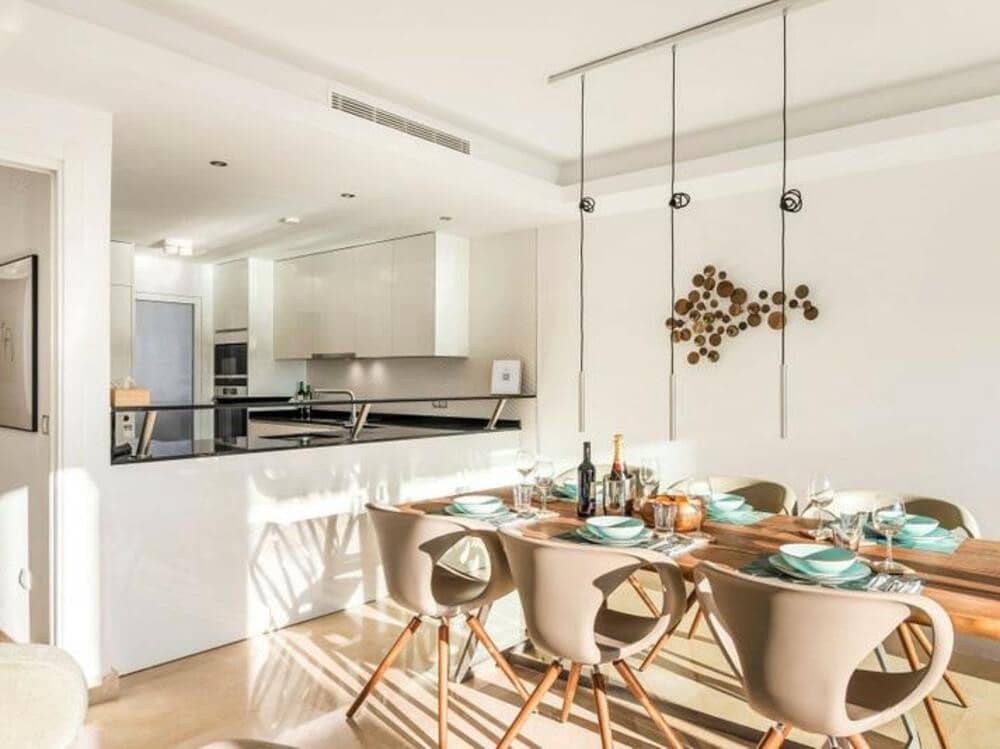 4 soveværelse Semi-Rækkehus til leje i Marbella med swimmingpool garage - € 6.000 (Ref: 8948450)