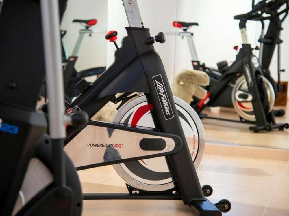 4 soveværelse Semi-Rækkehus til leje i Marbella med swimmingpool garage - € 6.000 (Ref: 8948450)