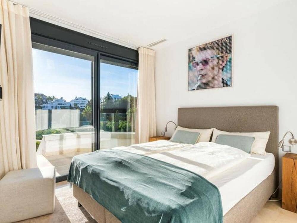4 soveværelse Semi-Rækkehus til leje i Marbella med swimmingpool garage - € 6.000 (Ref: 8948450)