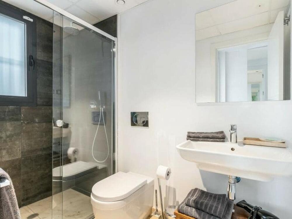 4 soveværelse Semi-Rækkehus til leje i Marbella med swimmingpool garage - € 6.000 (Ref: 8948450)